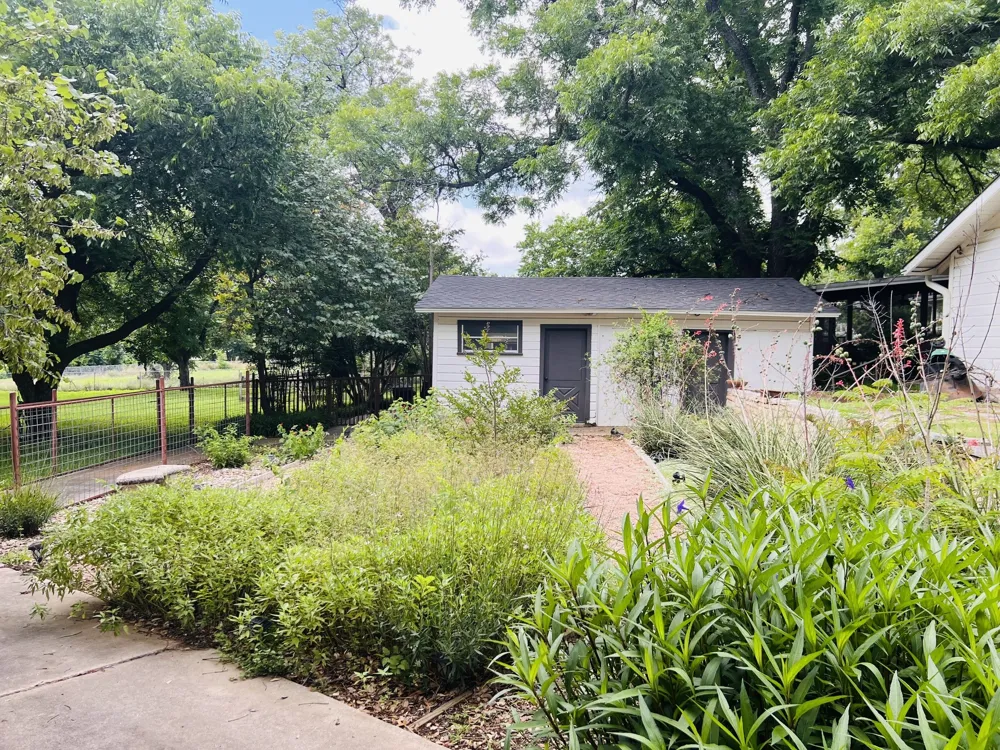 804 Elm Street Comanche, TX 76442