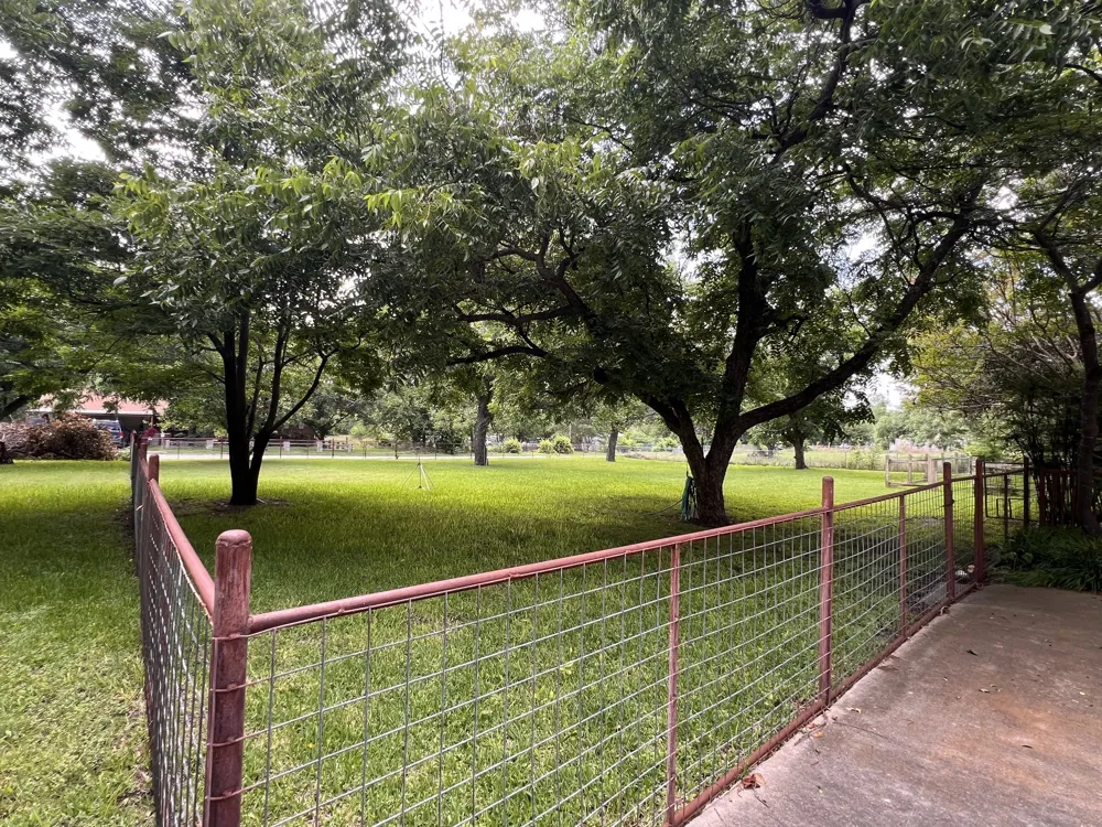 804 Elm Street Comanche, TX 76442