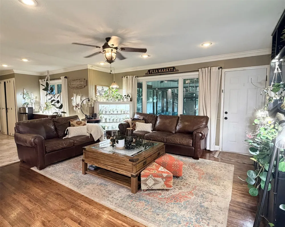 804 Elm Street Comanche, TX 76442