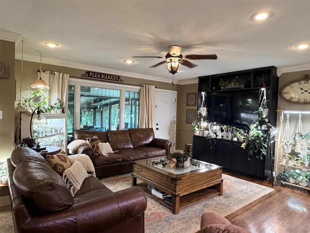 804 Elm Street Comanche, TX 76442