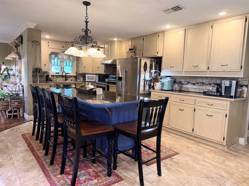804 Elm Street Comanche, TX 76442