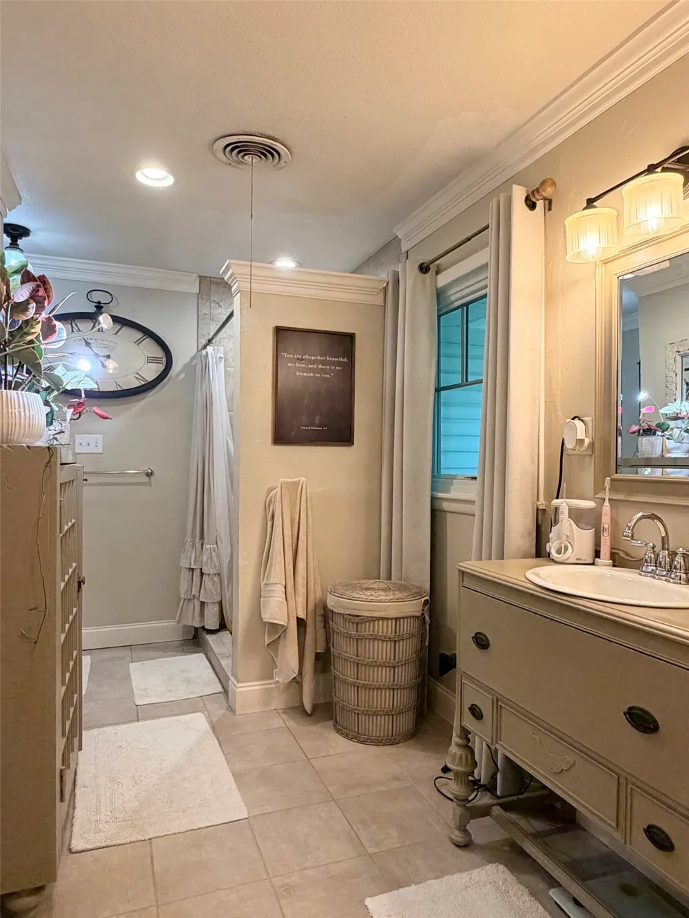 804 Elm Street Comanche, TX 76442