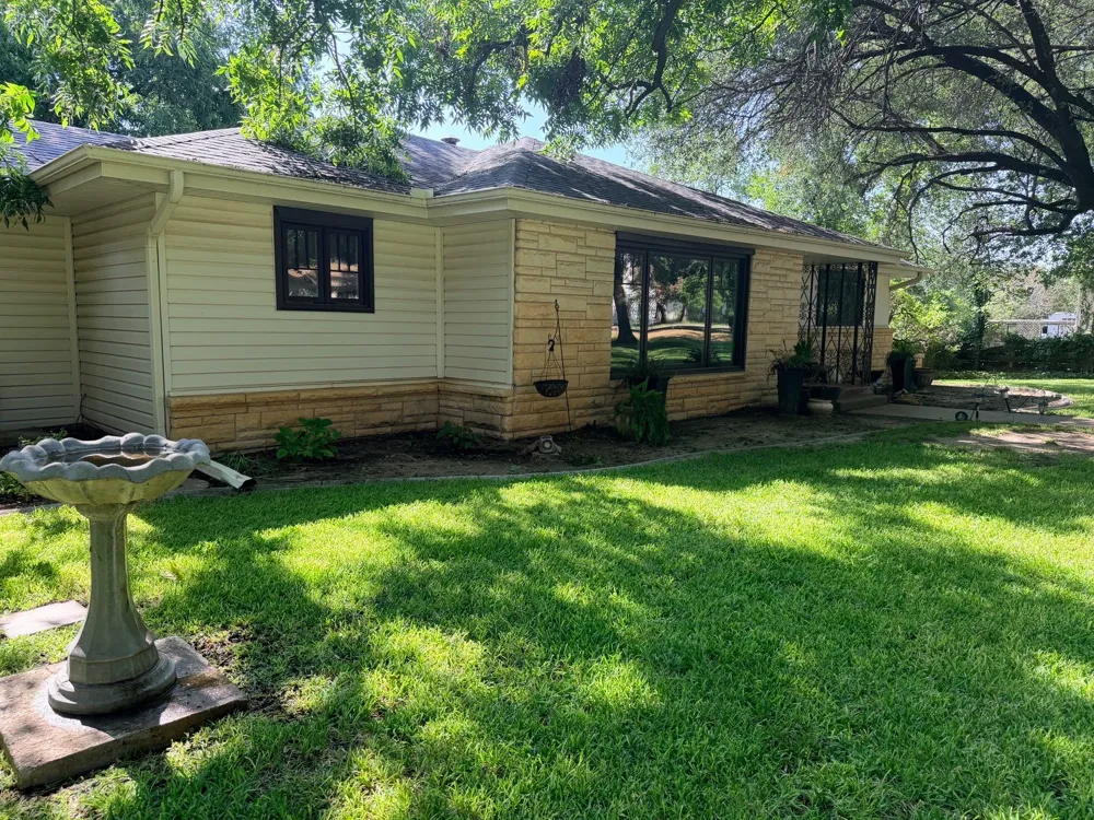 804 Elm Street Comanche, TX 76442