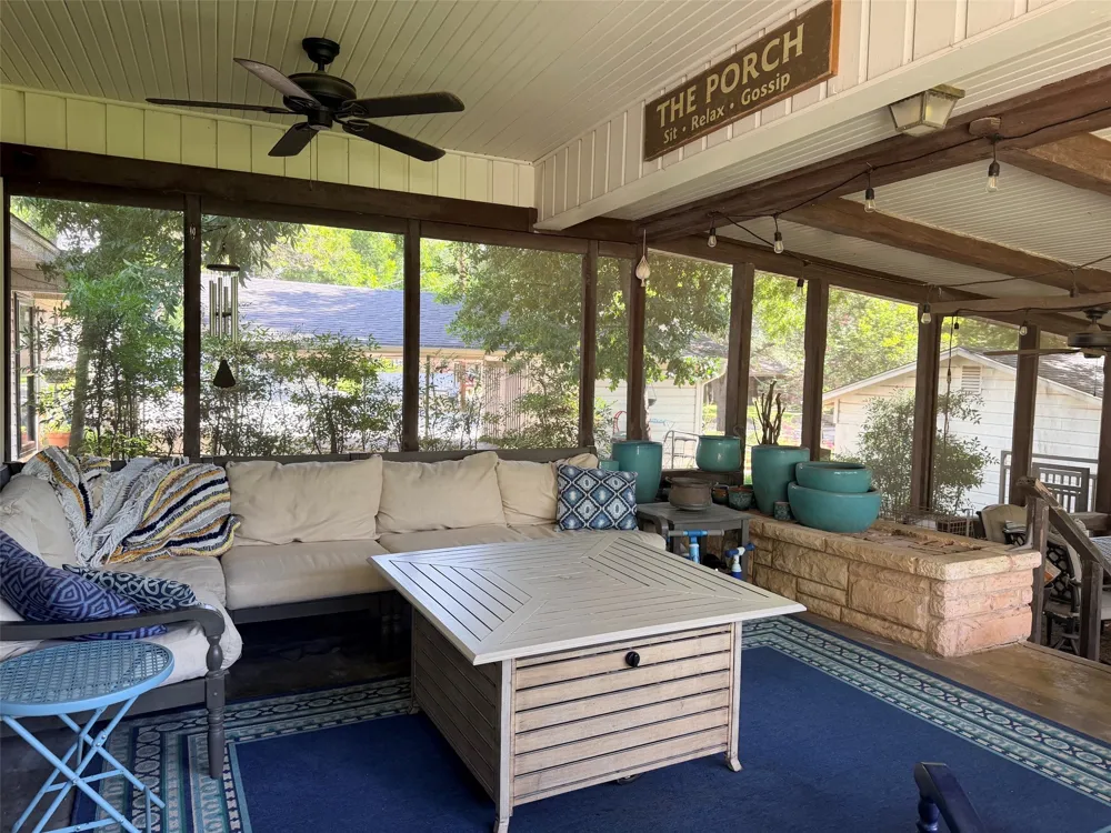 804 Elm Street Comanche, TX 76442
