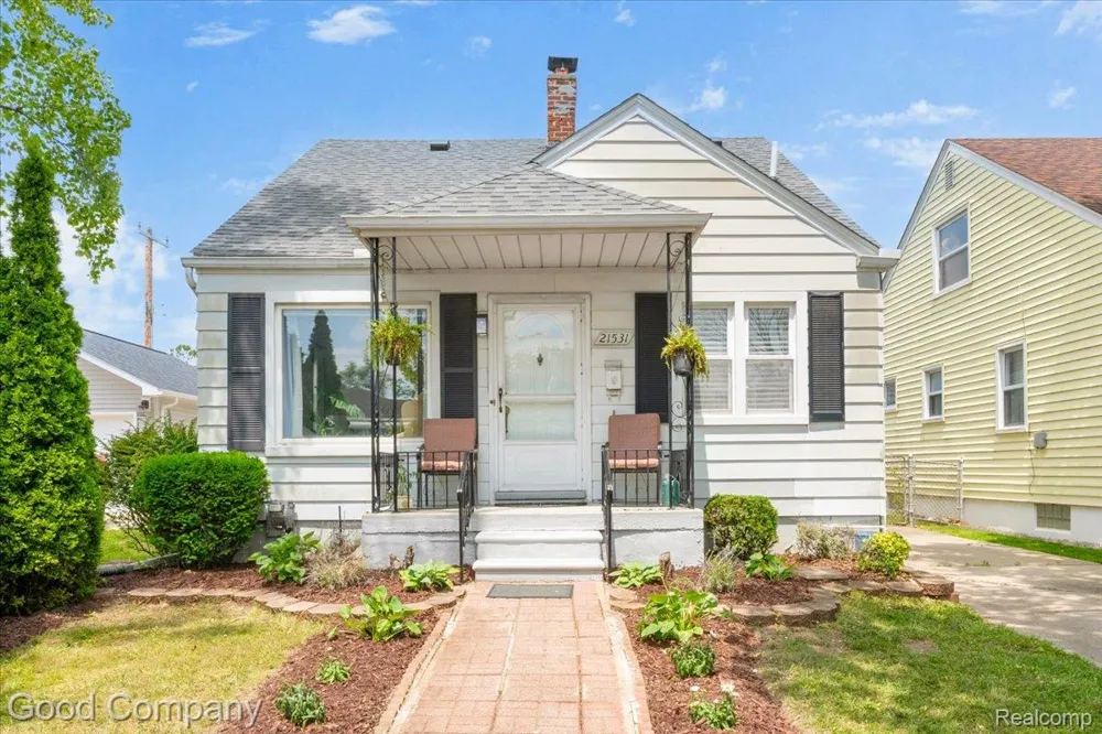 21531 Avalon Street St Clair Shores City, MI 48080