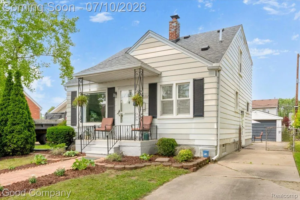 21531 Avalon Street St Clair Shores City, MI 48080