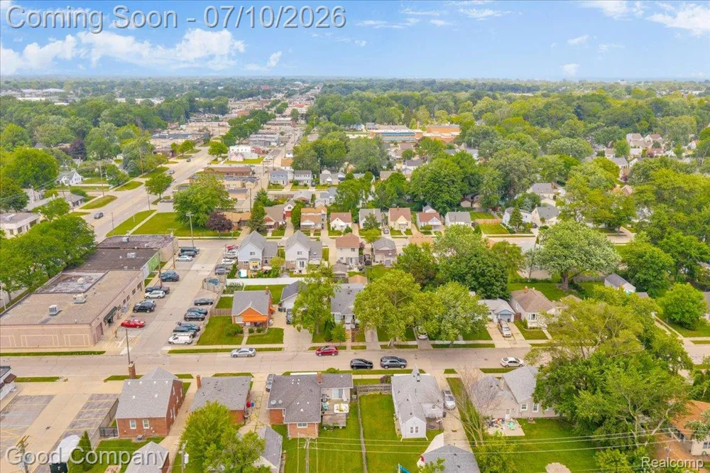 21531 Avalon Street St Clair Shores City, MI 48080