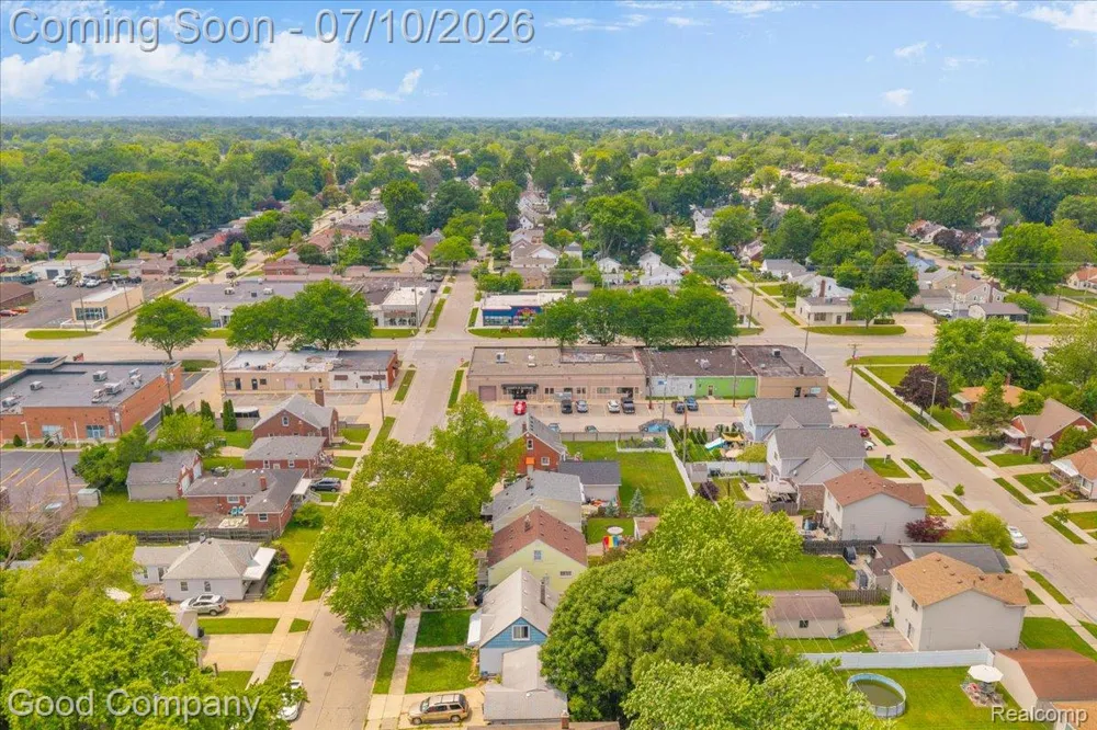 21531 Avalon Street St Clair Shores City, MI 48080