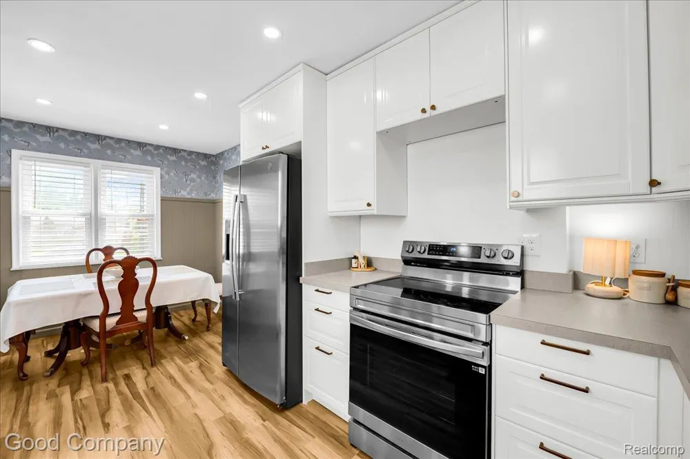 21531 Avalon Street St Clair Shores City, MI 48080