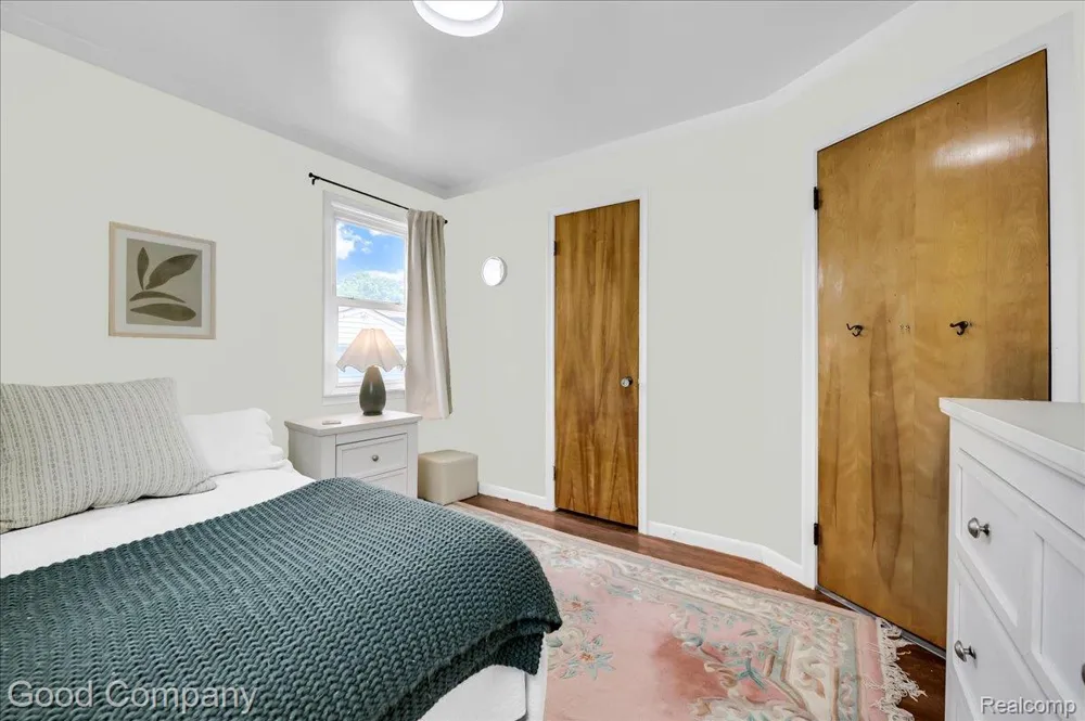 21531 Avalon Street St Clair Shores City, MI 48080