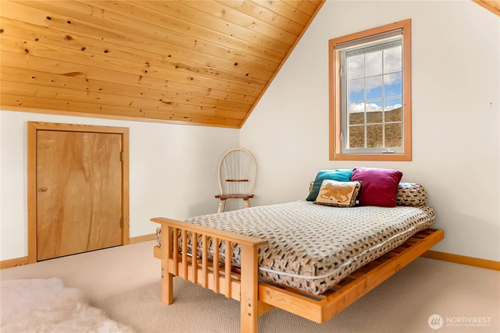 7 Arrowhead Road Winthrop, WA 98862
