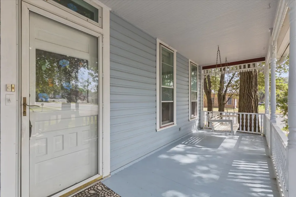 207 Hudgins Street Smithville, TX 78957