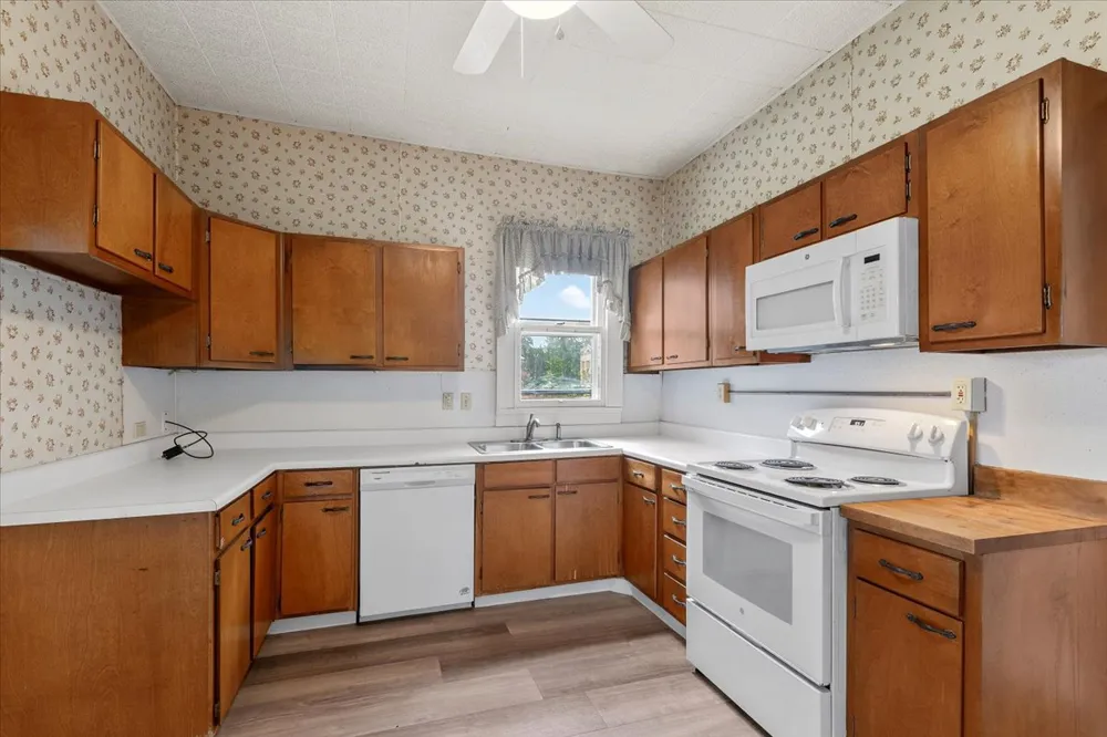 207 Hudgins Street Smithville, TX 78957