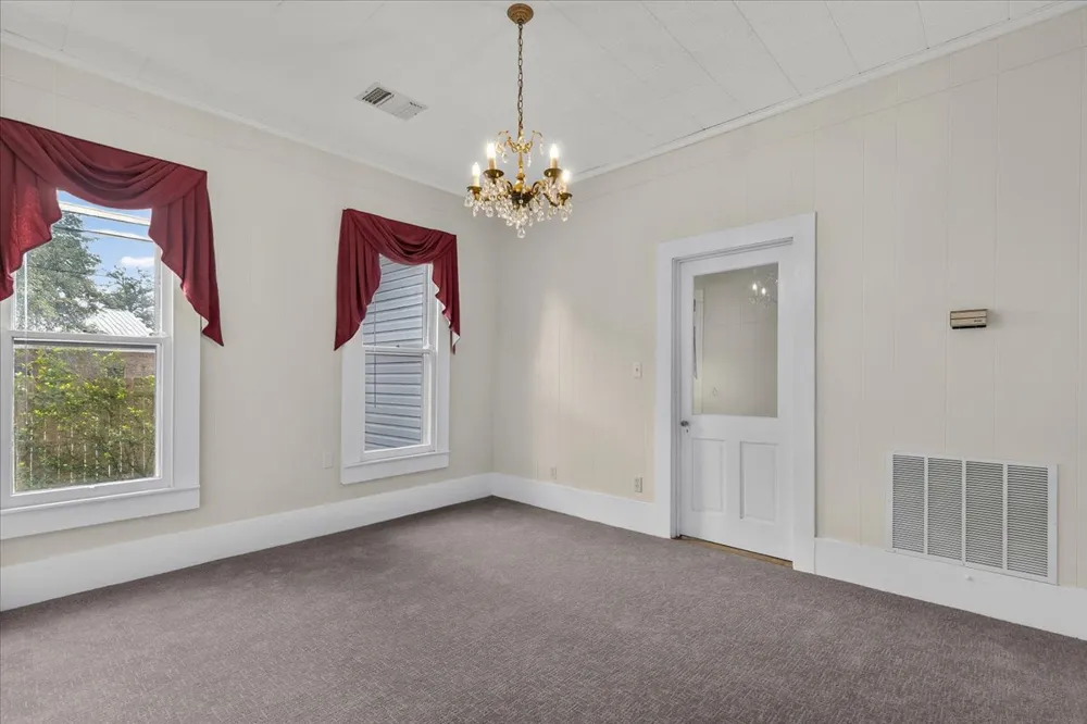207 Hudgins Street Smithville, TX 78957