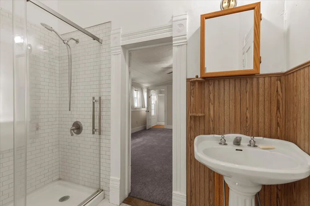207 Hudgins Street Smithville, TX 78957