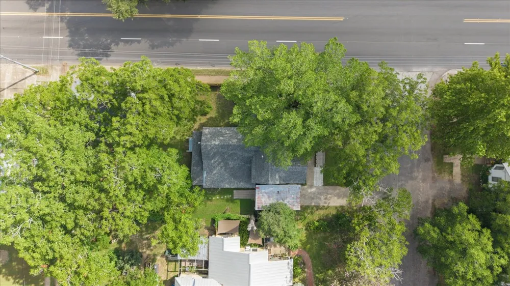 207 Hudgins Street Smithville, TX 78957