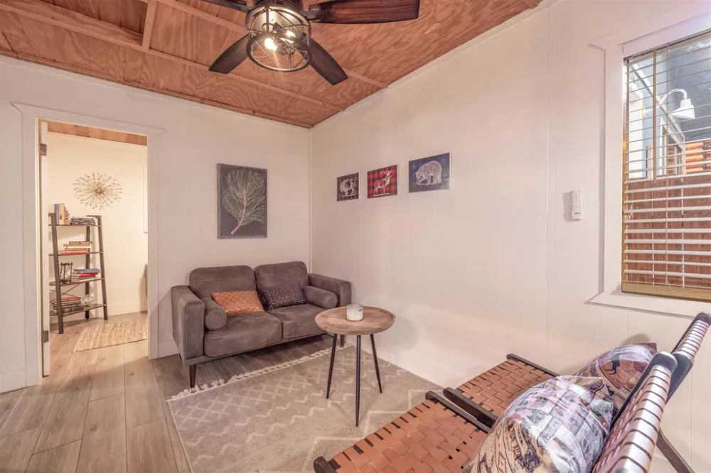 271 Leonard Ln Sugarloaf, CA 92386