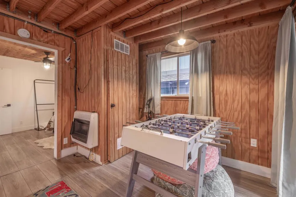 271 Leonard Ln Sugarloaf, CA 92386