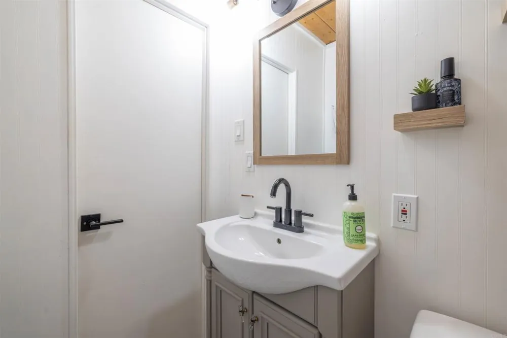 271 Leonard Ln Sugarloaf, CA 92386