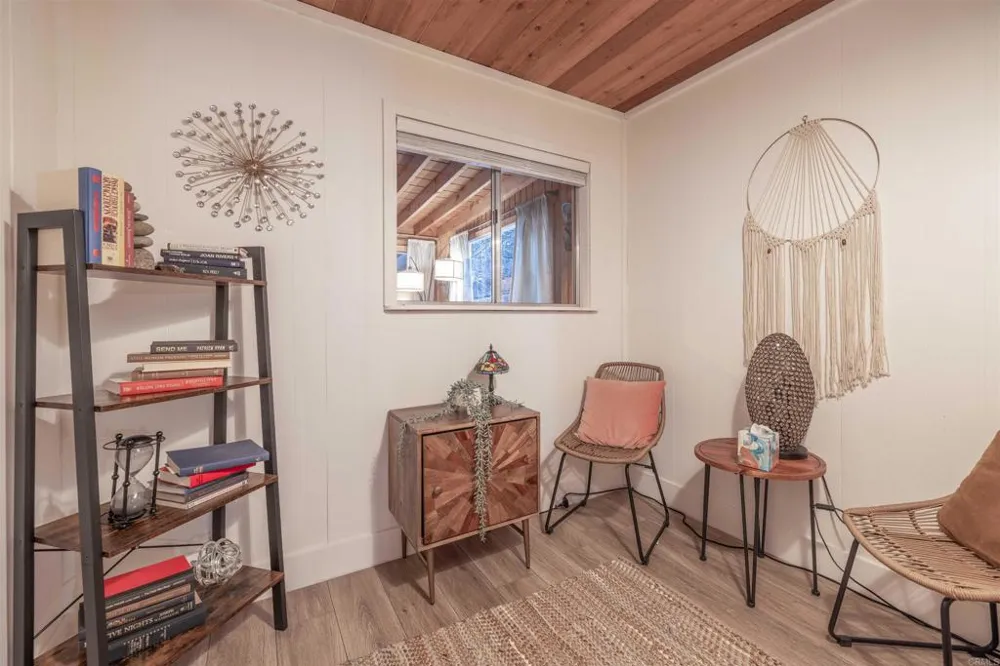 271 Leonard Ln Sugarloaf, CA 92386