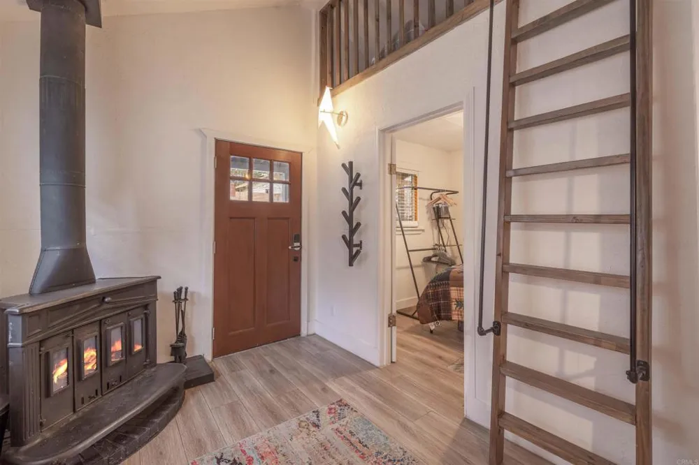 271 Leonard Ln Sugarloaf, CA 92386