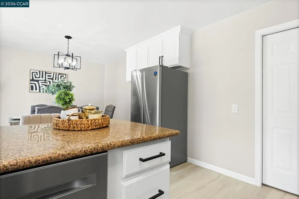 698 Mini Dr Vallejo, CA 94589
