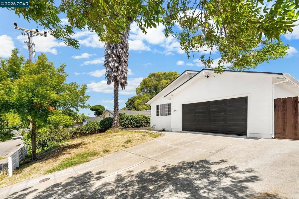 698 Mini Dr Vallejo, CA 94589