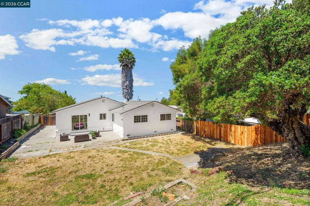 698 Mini Dr Vallejo, CA 94589