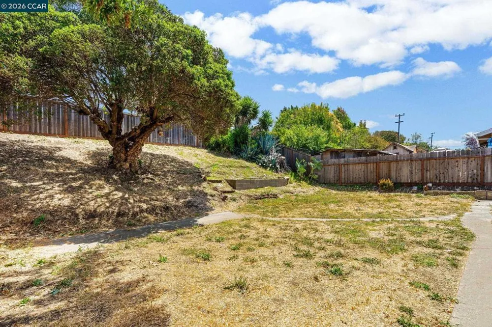 698 Mini Dr Vallejo, CA 94589