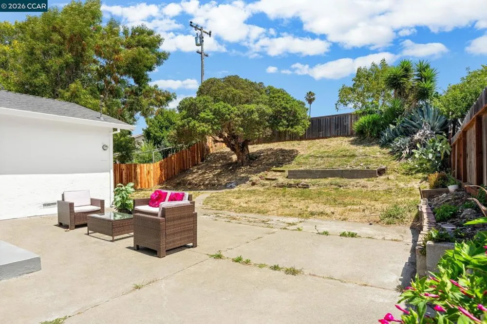 698 Mini Dr Vallejo, CA 94589