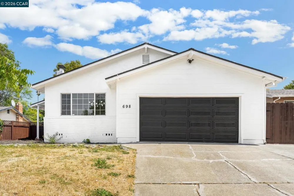698 Mini Dr Vallejo, CA 94589