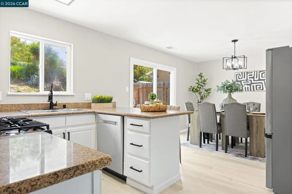 698 Mini Dr Vallejo, CA 94589