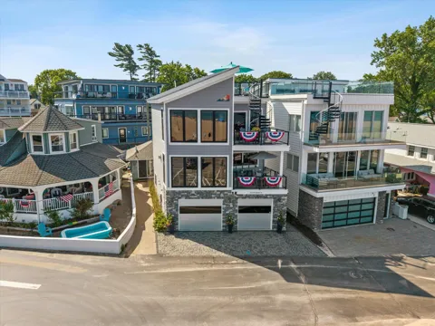 78 Esplanade Place