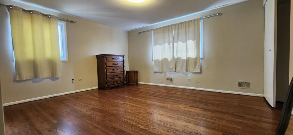 26061 Marlowe Place Oak Park City, MI 48237