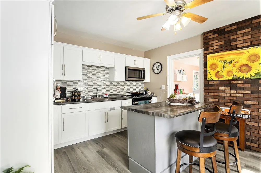 55637 Bennett Road Leonidas Township, MI 49066