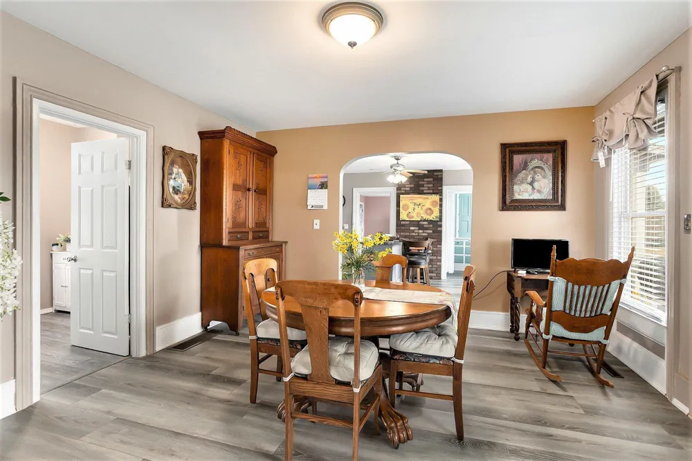 55637 Bennett Road Leonidas Township, MI 49066