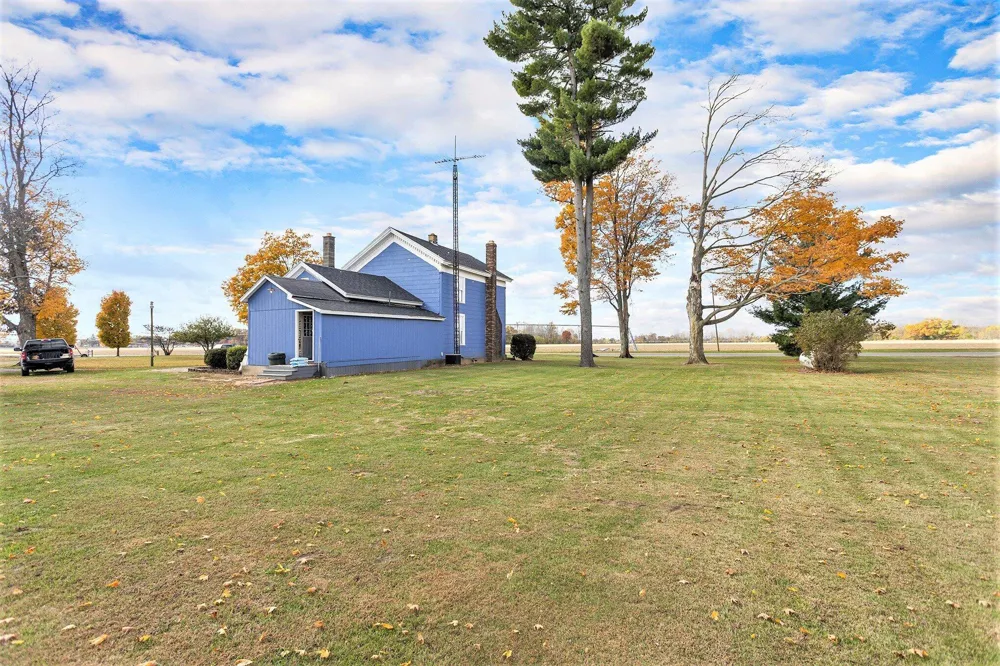 55637 Bennett Road Leonidas Township, MI 49066