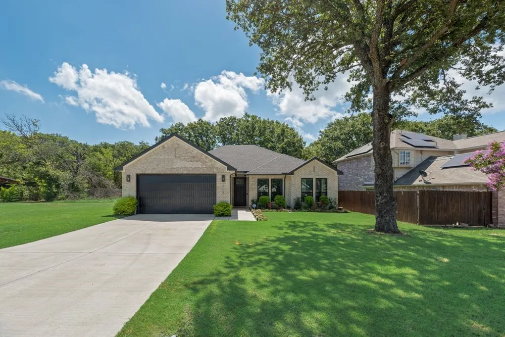 112 Indian Oaks Trail West Tawakoni, TX 75474
