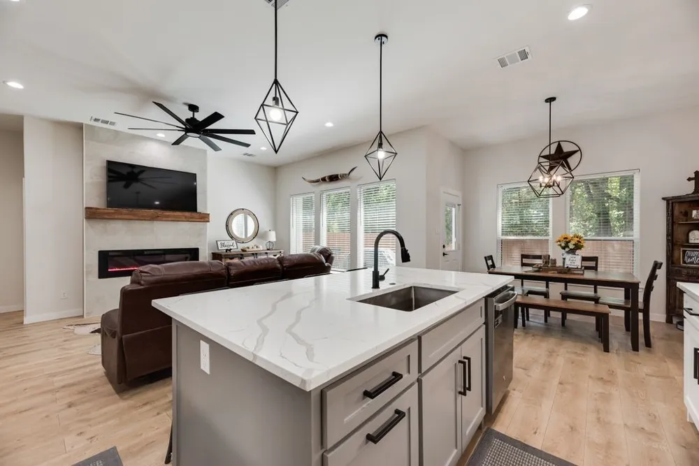 112 Indian Oaks Trail West Tawakoni, TX 75474