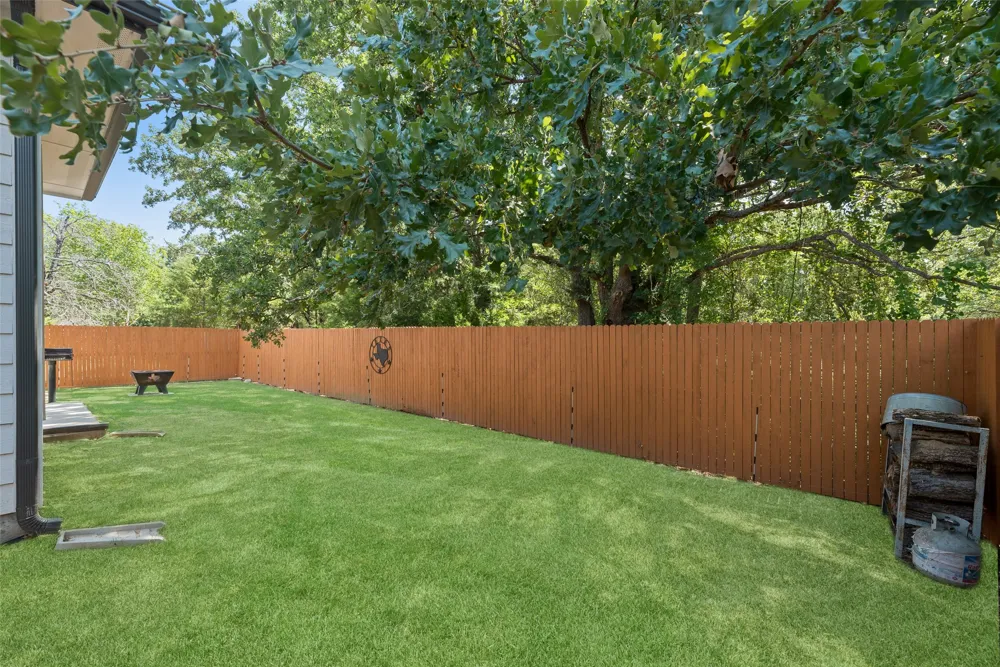 112 Indian Oaks Trail West Tawakoni, TX 75474