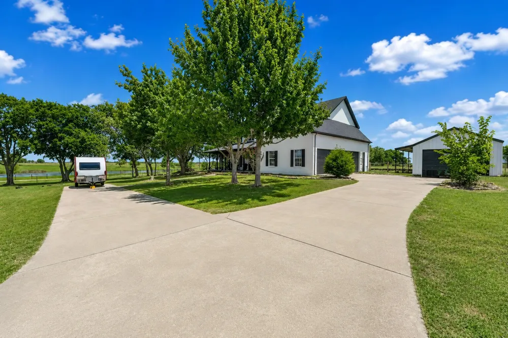 3817 Ganzer Road W Denton, TX 76207