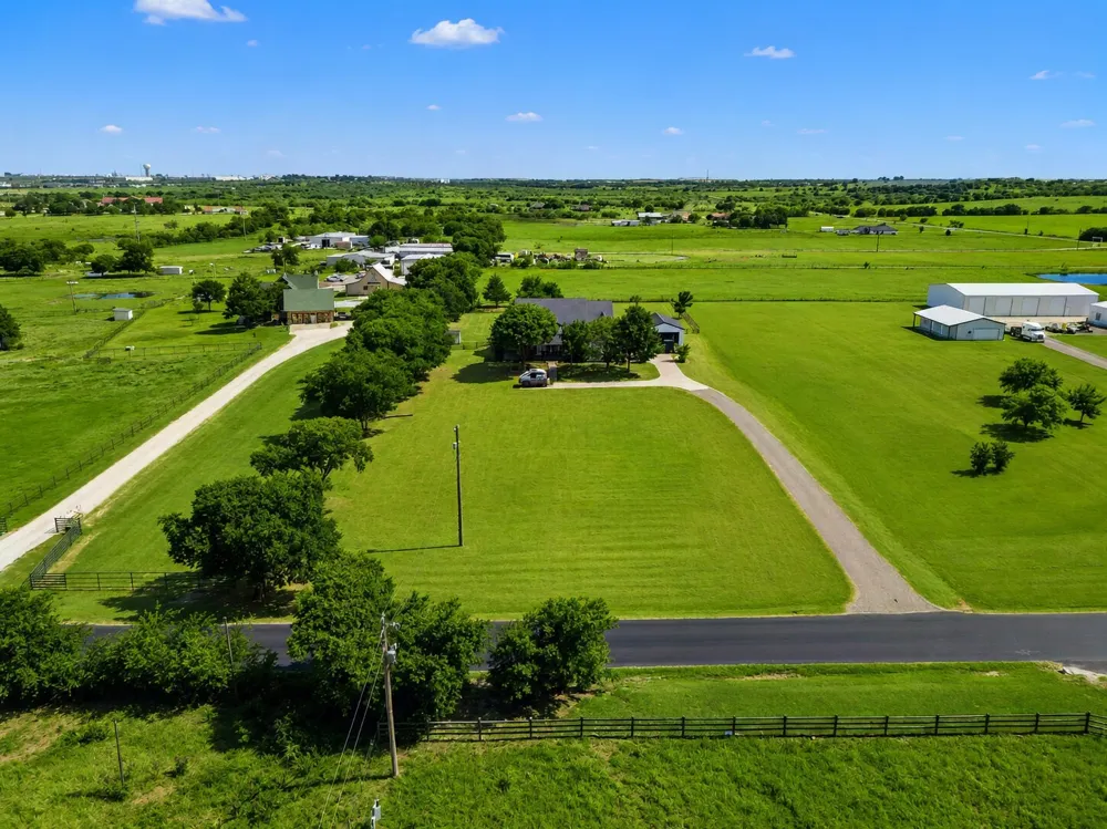 3817 Ganzer Road W Denton, TX 76207