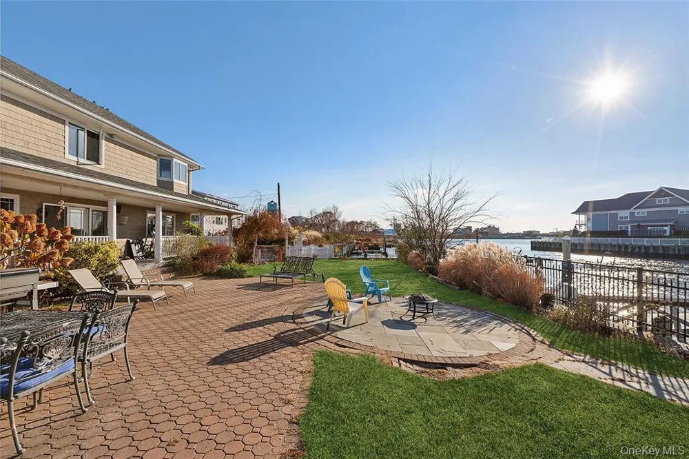 4 Quebec Road Island Park, NY 11558