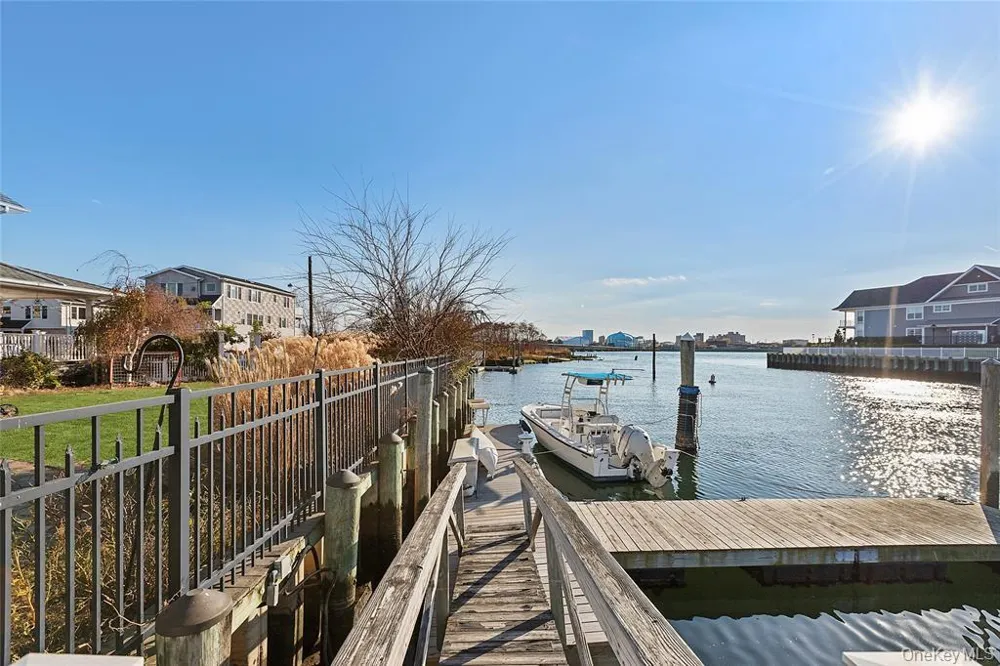 4 Quebec Road Island Park, NY 11558