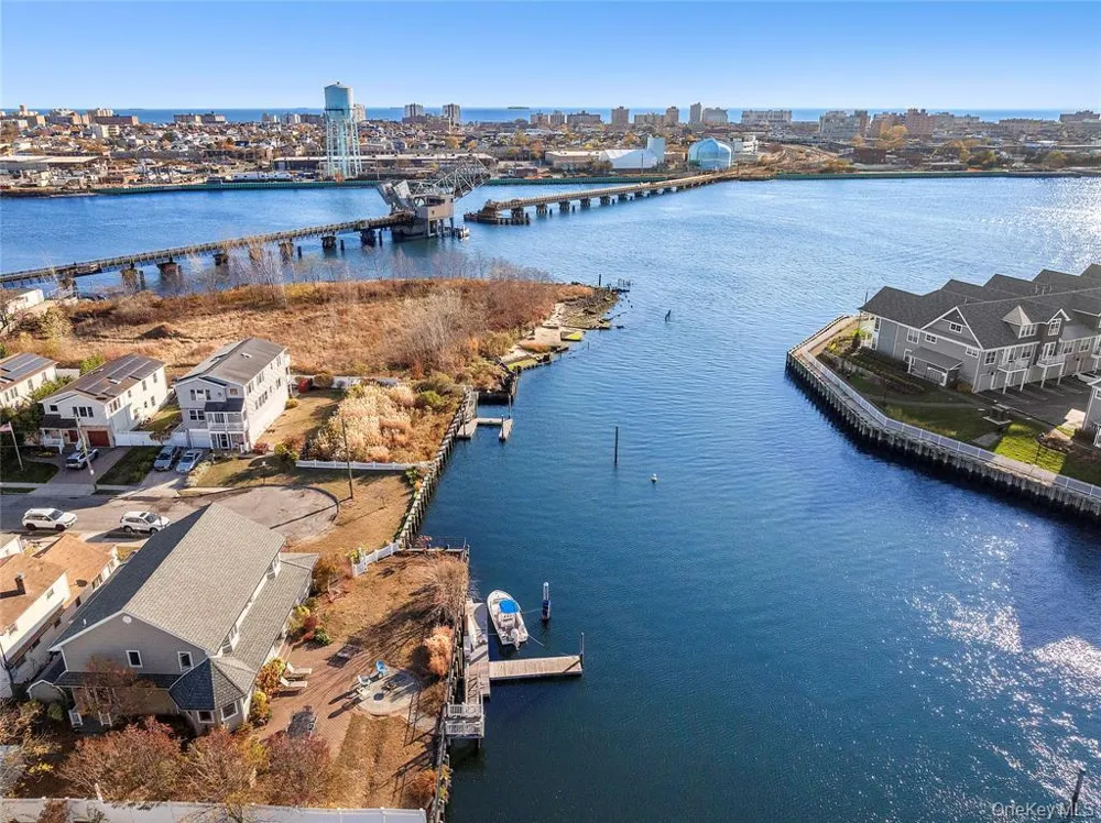 4 Quebec Road Island Park, NY 11558