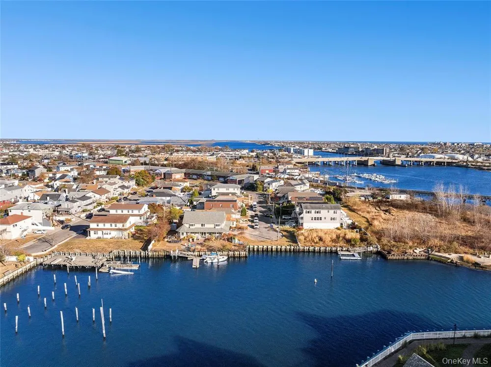 4 Quebec Road Island Park, NY 11558
