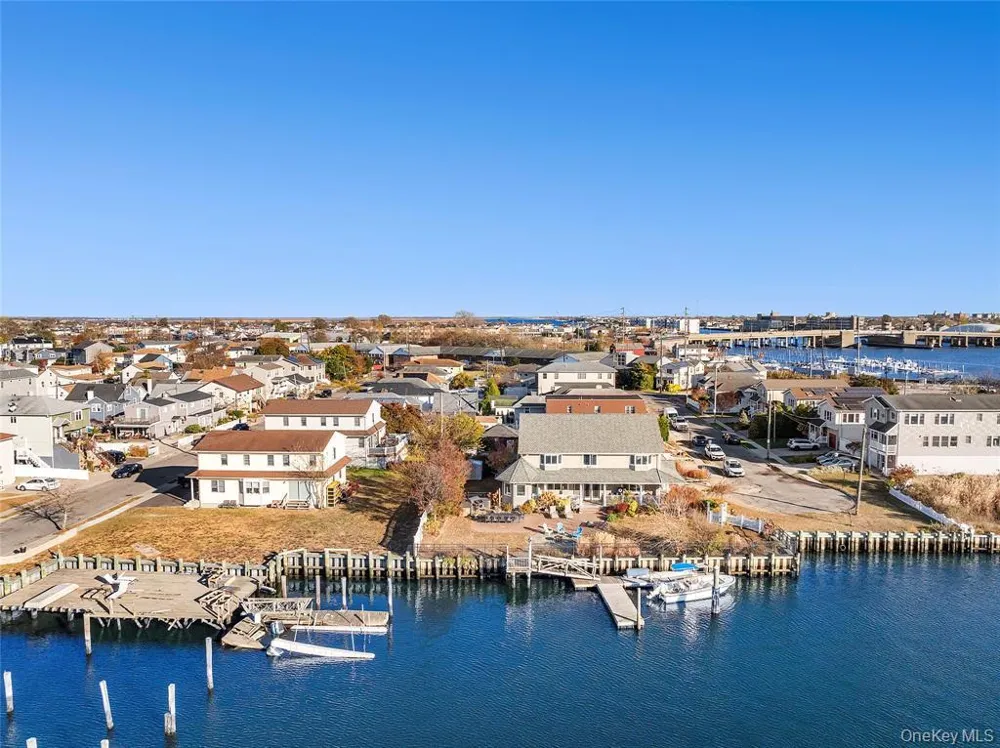 4 Quebec Road Island Park, NY 11558