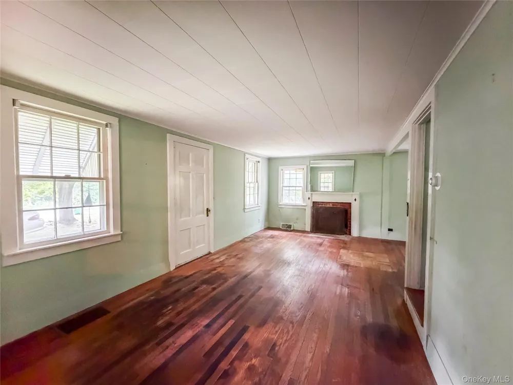 126 S Quaker Lane Hyde Park, NY 12538