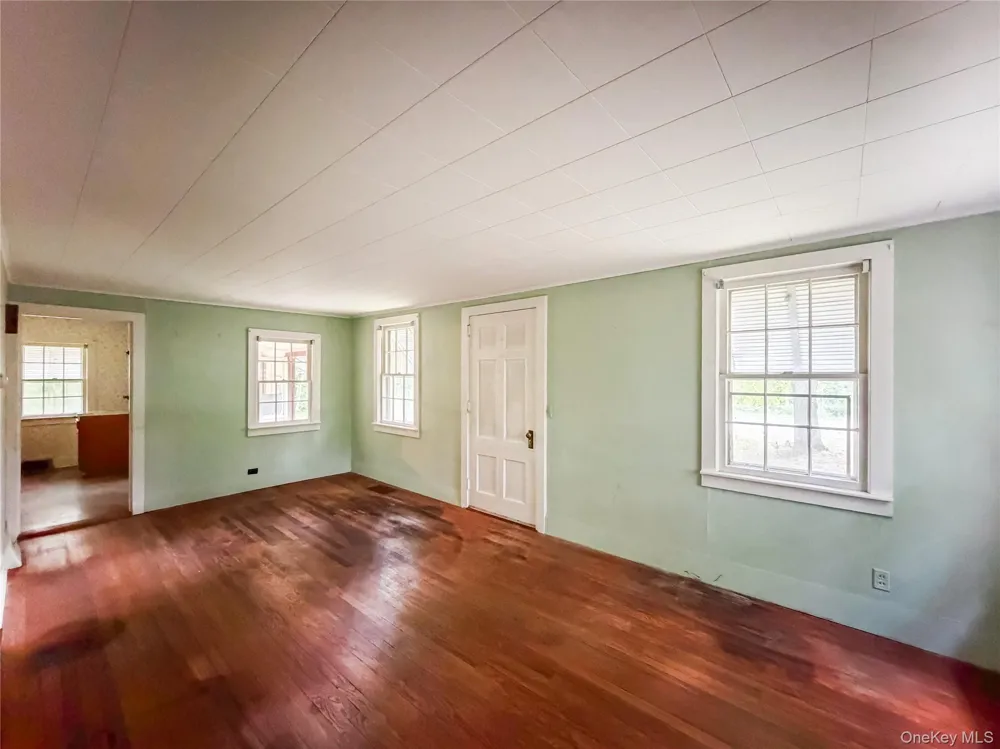 126 S Quaker Lane Hyde Park, NY 12538