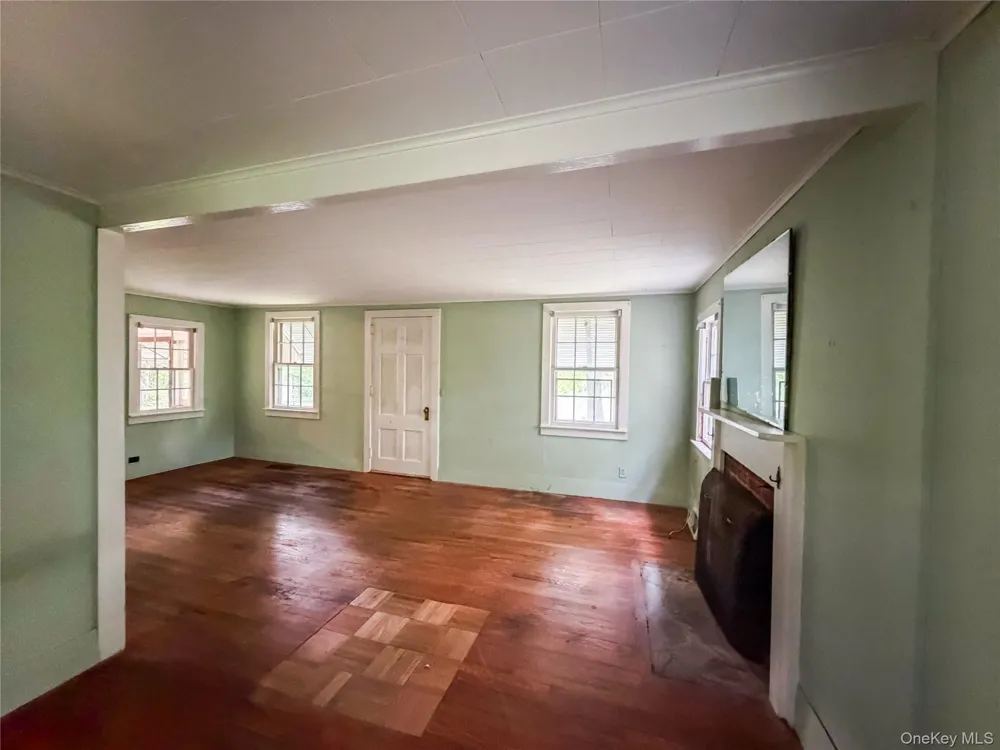126 S Quaker Lane Hyde Park, NY 12538